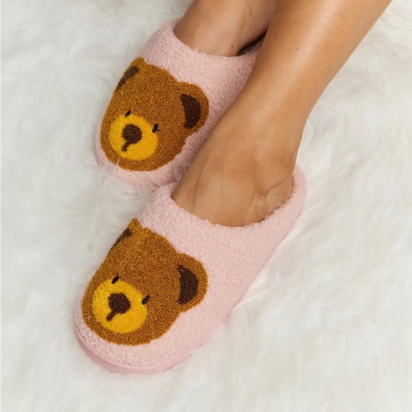 Cozy Teddy Bear Print Plush Slide Slippers - Picture 9 of 14
